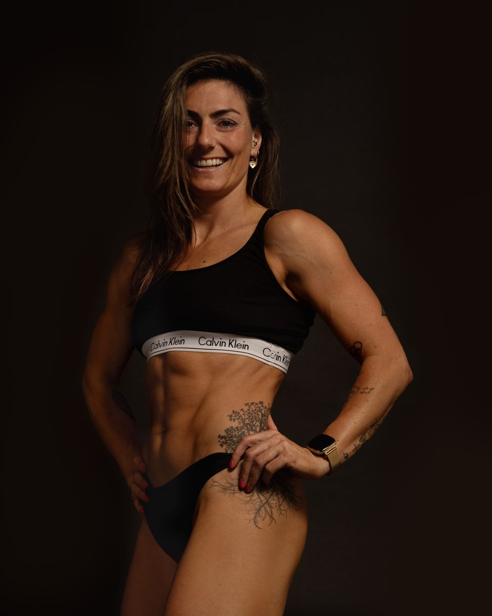 Fotoshoot van een klant van Mind Over Muscle in de studio