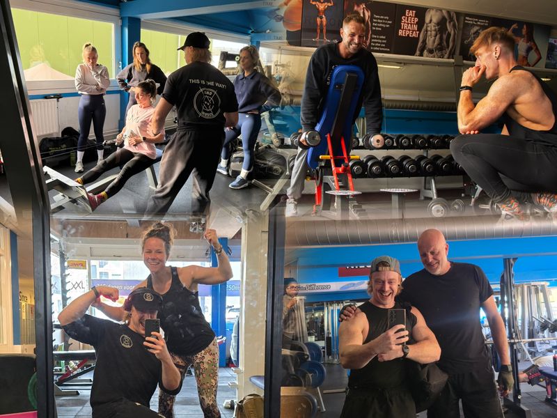 Vincent van Haren als personal trainer: een techniekles in de groep, 1-op-1 en duo-training in de gym